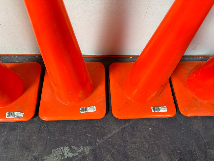 Set Of Four Traffic Cones 29H [Photo 2]