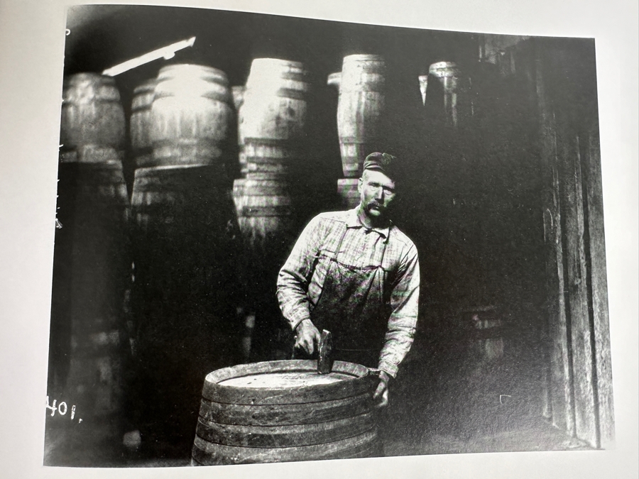 Just Added - First Edition Hardcover Book A Russian American Photographer In Tlingit Country Vincent Soboleff In Alaska Sergei Kan 2013 [Photo 6]