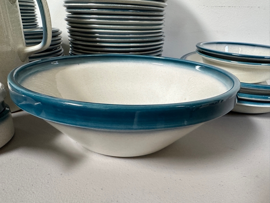 Just Added - Collection Of Wedgwood Blue Pacific Oven To Table Plates, Bowls, Cups & Saucers, Coffee Service Approximate Service For 10 - See Photos [Photo 9]