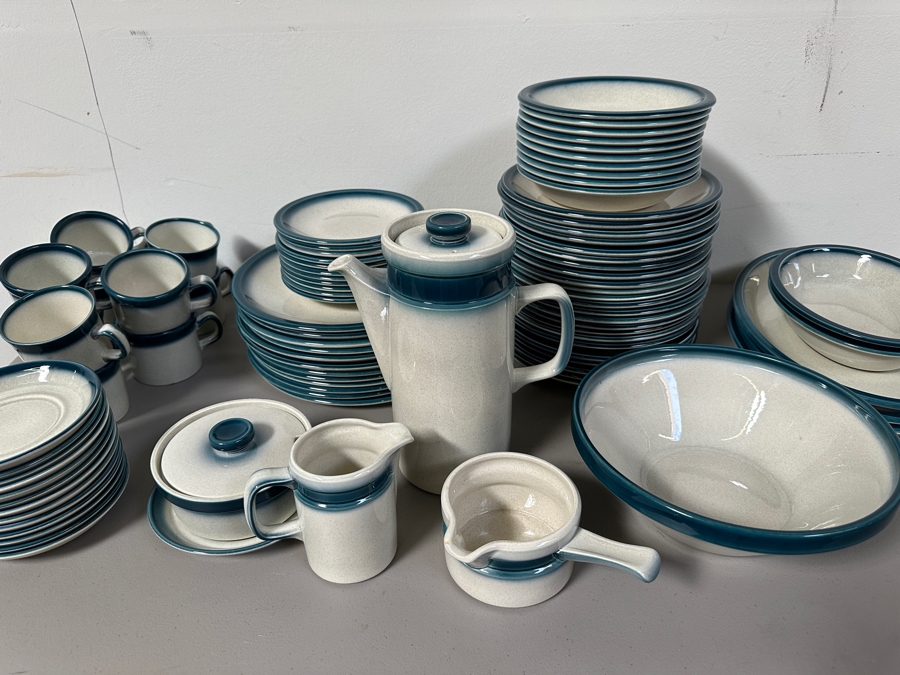 Just Added - Collection Of Wedgwood Blue Pacific Oven To Table Plates, Bowls, Cups & Saucers, Coffee Service Approximate Service For 10 - See Photos [Photo 2]