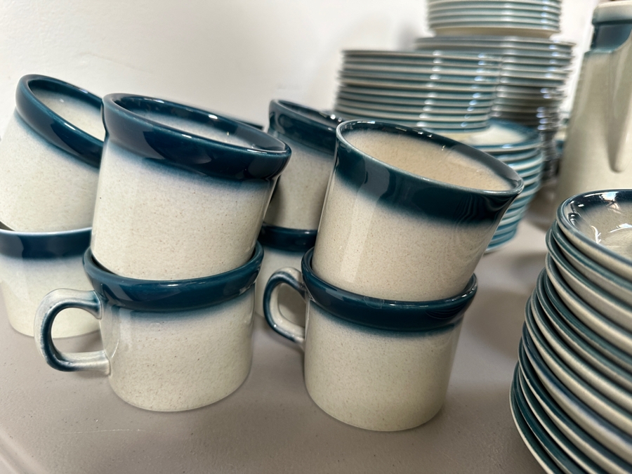 Just Added - Collection Of Wedgwood Blue Pacific Oven To Table Plates, Bowls, Cups & Saucers, Coffee Service Approximate Service For 10 - See Photos [Photo 7]