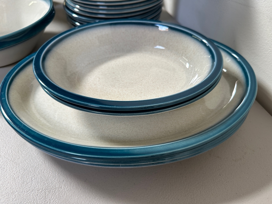 Just Added - Collection Of Wedgwood Blue Pacific Oven To Table Plates, Bowls, Cups & Saucers, Coffee Service Approximate Service For 10 - See Photos [Photo 8]