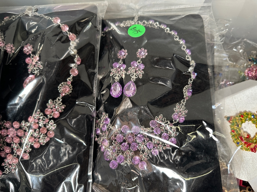 Just Added - Large Assortment Of Mainly New Costume Jewelry Necklaces, Brooches Pins & Bracelets [Photo 2]