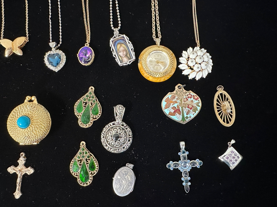 Just Added - Assortment Of Costume Pendants And Necklaces [Photo 5]