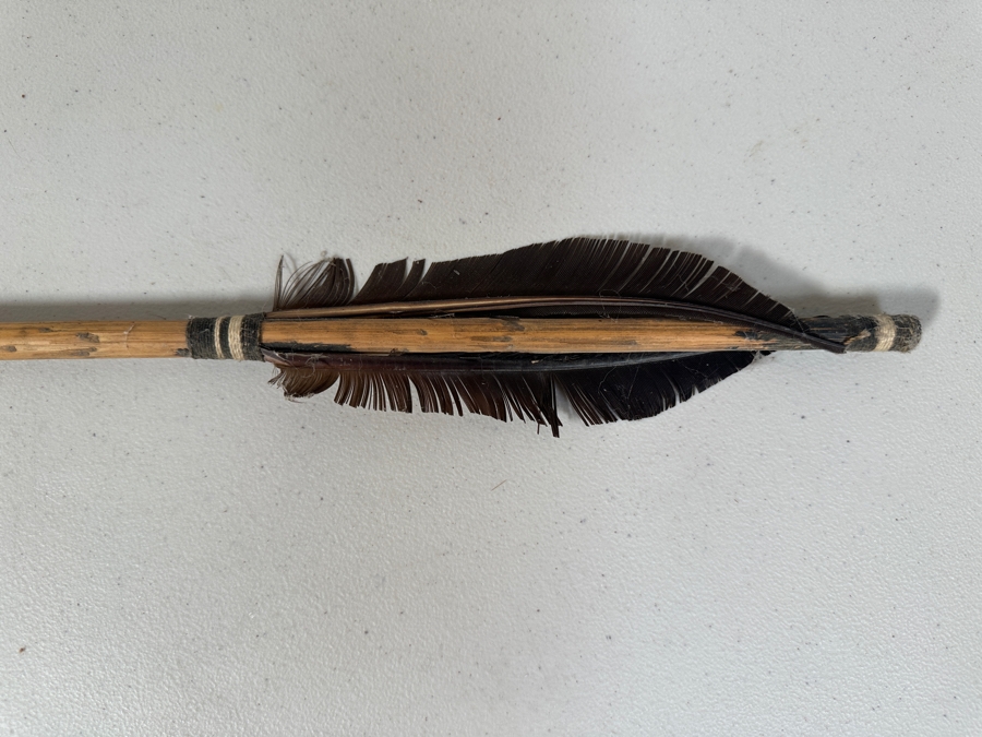 Handmade Arrow with Feathers [Photo 5]