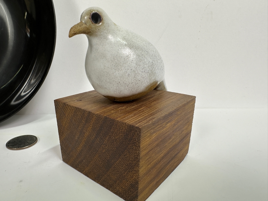 Art Pottery Bird Figurine On Wooden Base And Couroc Of Monterey Inlaid Quail Plate 7.75W [Photo 3]
