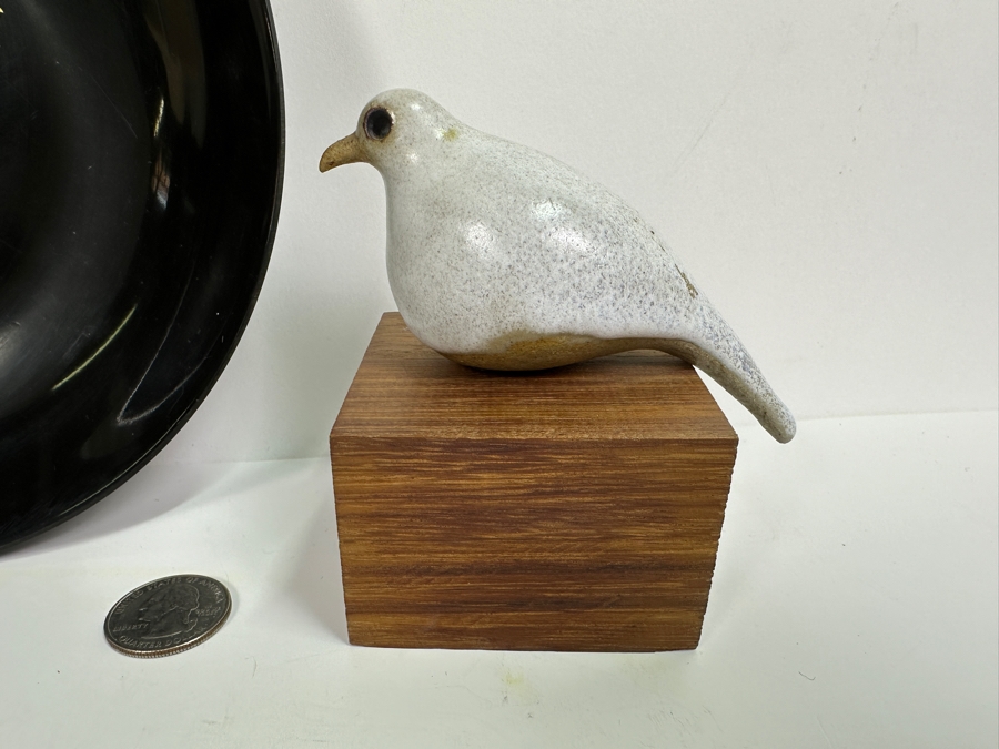 Art Pottery Bird Figurine On Wooden Base And Couroc Of Monterey Inlaid Quail Plate 7.75W [Photo 2]