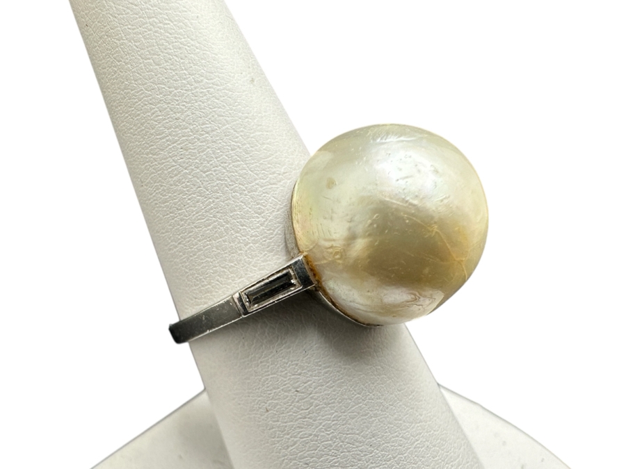 Platinum Ring With Large Pearl Size 8 [Photo 1]