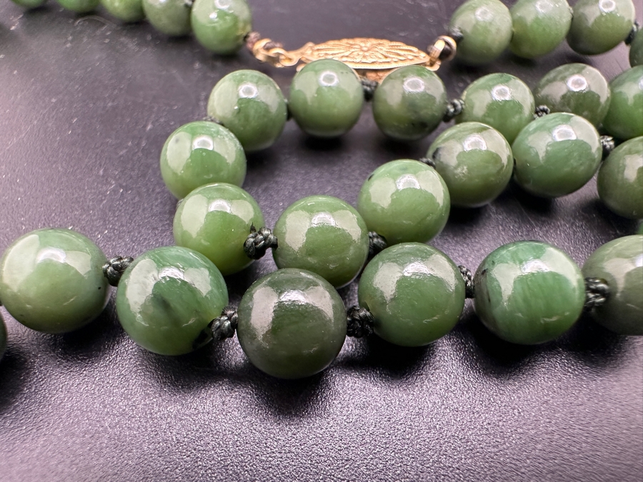 Green Jade Beaded 21' Necklace With 14K Gold Clasp [Photo 5]
