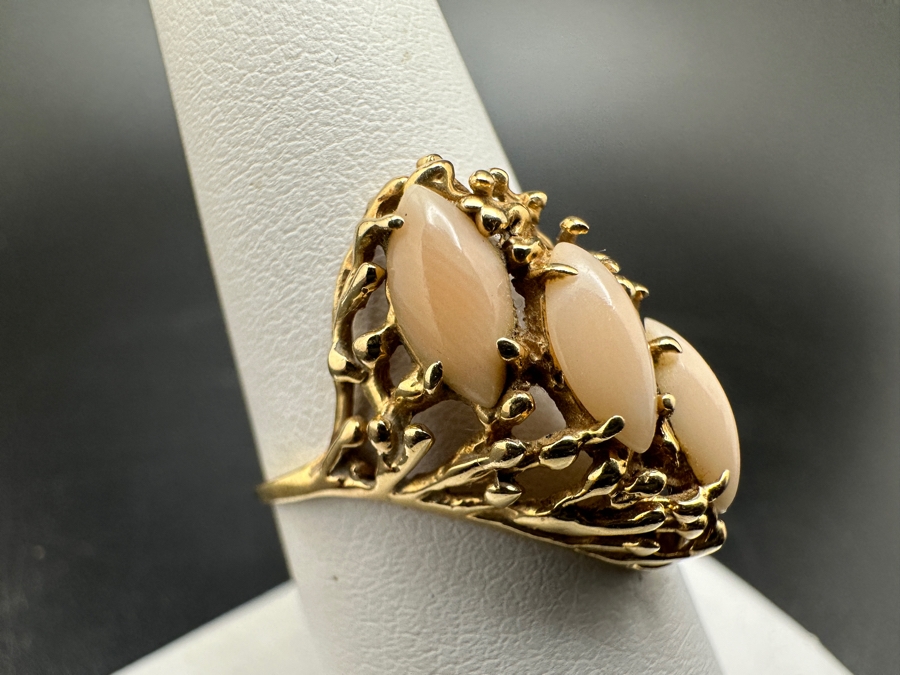 14K Gold Angel Skin Coral 3 Stone Ring Size 8 2.5g [Photo 4]