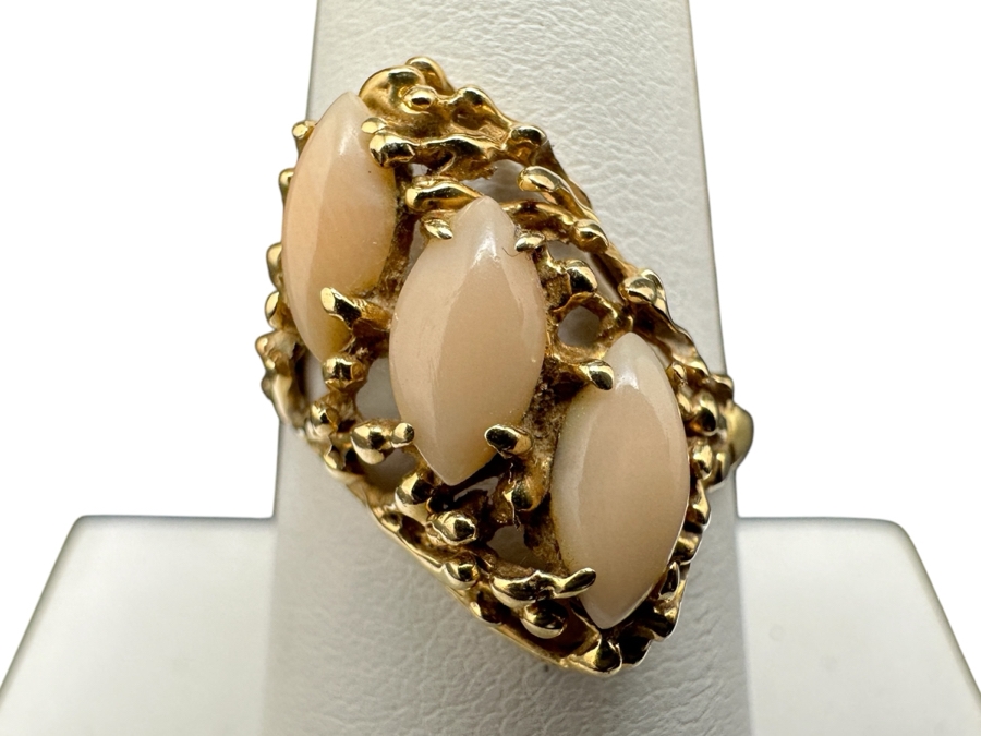 14K Gold Angel Skin Coral 3 Stone Ring Size 8 2.5g [Photo 1]