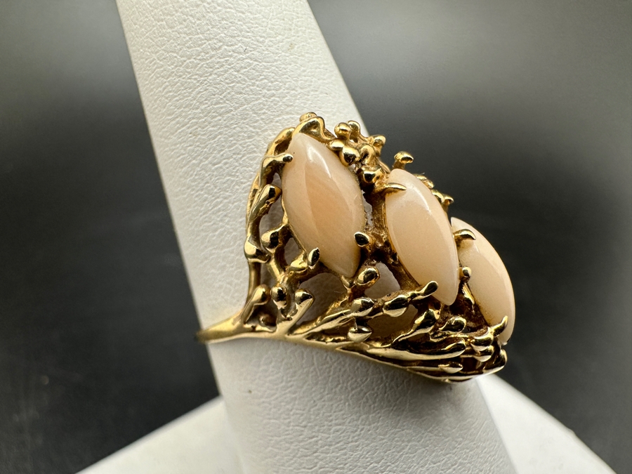 14K Gold Angel Skin Coral 3 Stone Ring Size 8 2.5g [Photo 3]