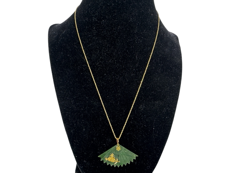 14K Gold Italy 18' Necklace With Carved Green Jade Pendant 4.9g [Photo 1]