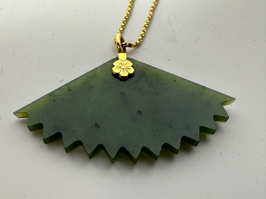 14K Gold Italy 18' Necklace With Carved Green Jade Pendant 4.9g [Photo 5]