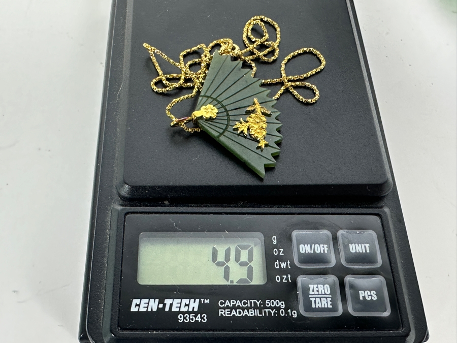 14K Gold Italy 18' Necklace With Carved Green Jade Pendant 4.9g [Photo 8]
