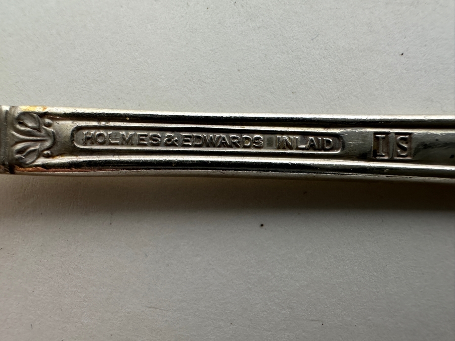 Holmes & Edwards Inlaid Silverplate Flatware Set [Photo 5]