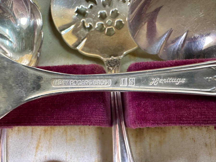 Rogers Bros. Heritage Silverplate Flatware Set [Photo 5]