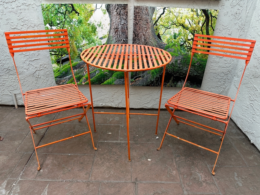 Just Added - Orange Metal Outdoor 24' Round Table With Pair Of Chairs