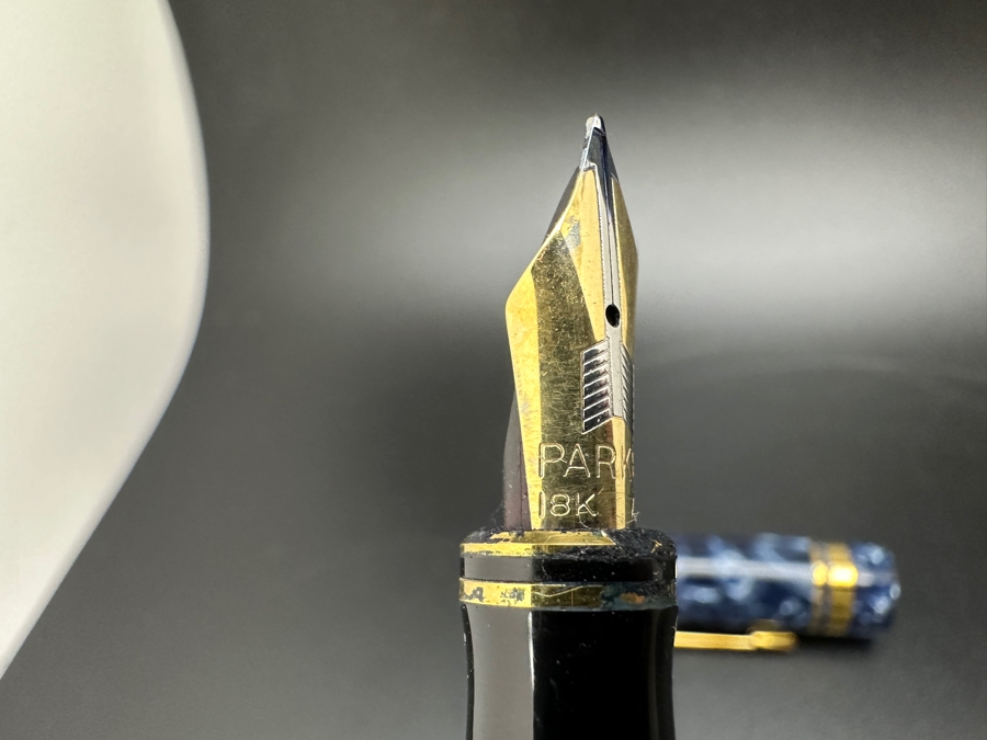Parker Fountain Pen With 18K Gold Nib [Photo 2]