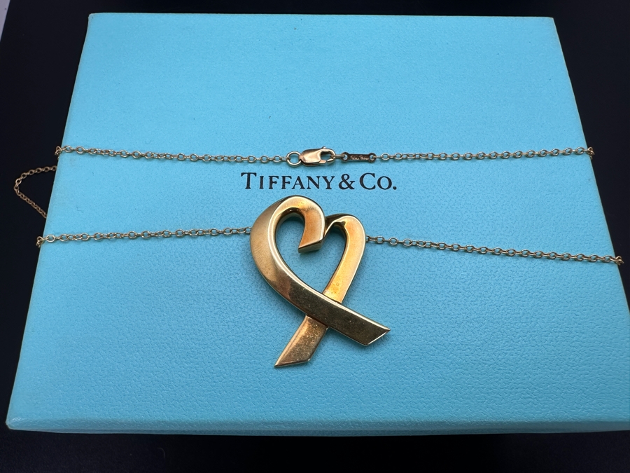 18K Gold Tiffany & Co. Large Paloma Picasso Designed (Pablo Picasso's Daughter) Loving Heart Pendant With 18K Gold Tiffany & Co. 24' Chain Necklace 10.8g [Photo 2]