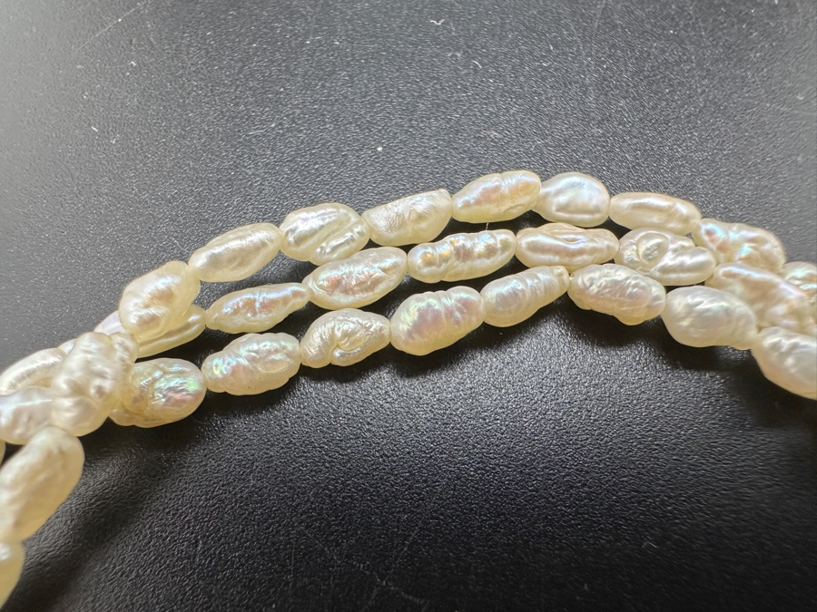 Multi Strand Pearl 8' Bracelet With 18K Gold Clasp Accented With Cabochon Coral 8.1g [Photo 6]