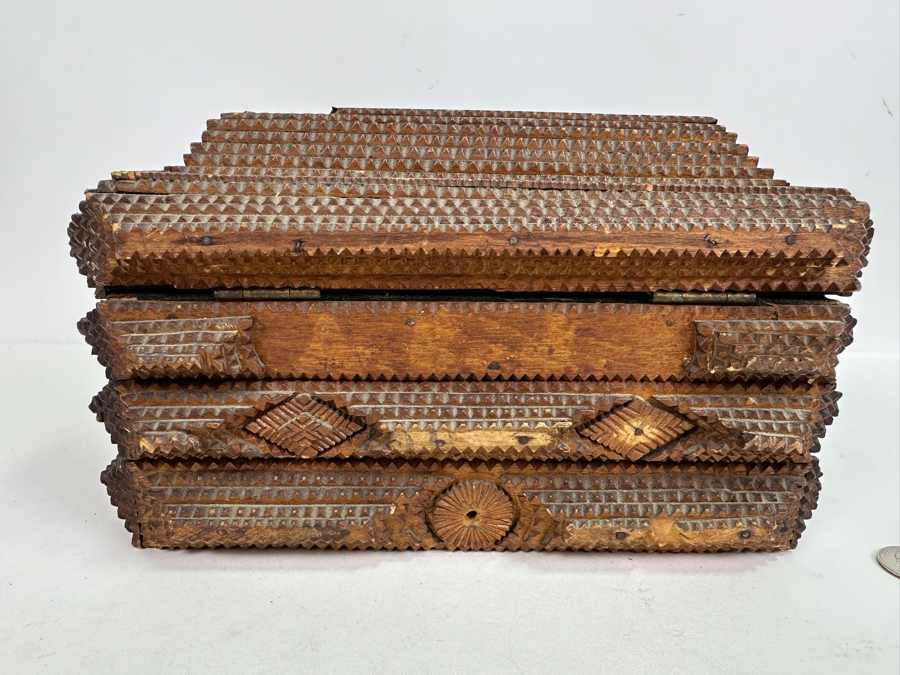 Vintage American Folk Art Tramp Art Box 10W X 7D X 6.5H [Photo 6]