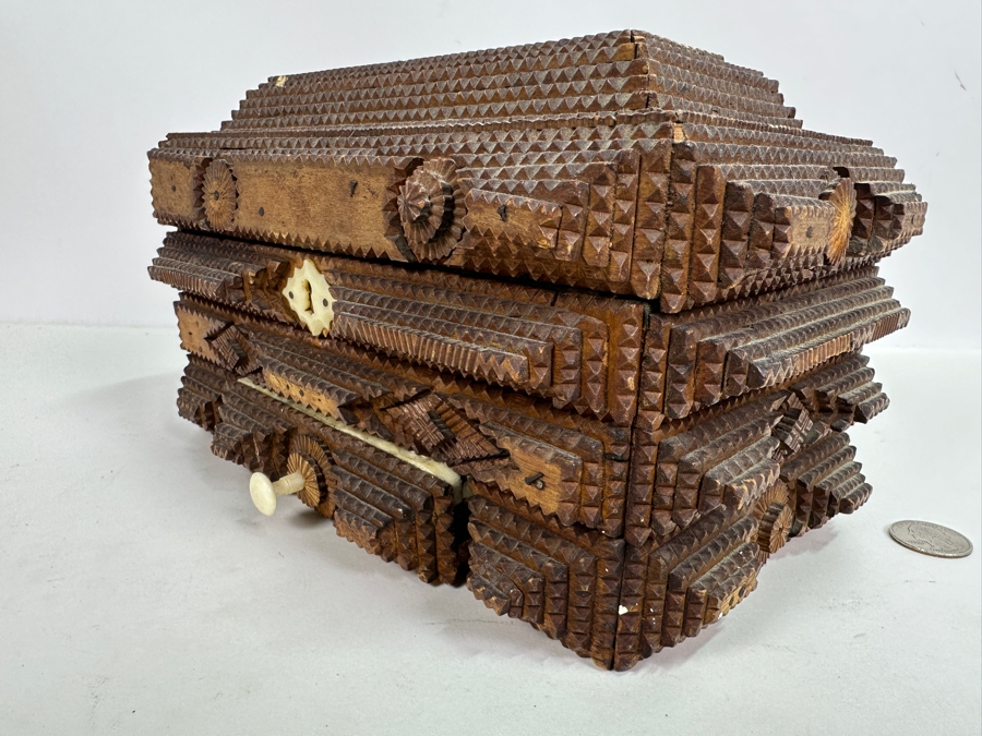 Vintage American Folk Art Tramp Art Box 10W X 7D X 6.5H [Photo 8]