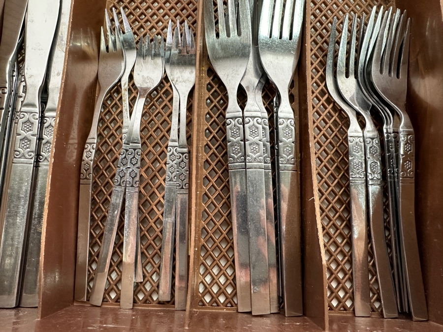 Northland Stainless Steel Flatware Set [Photo 3]