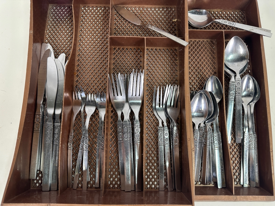Northland Stainless Steel Flatware Set [Photo 2]