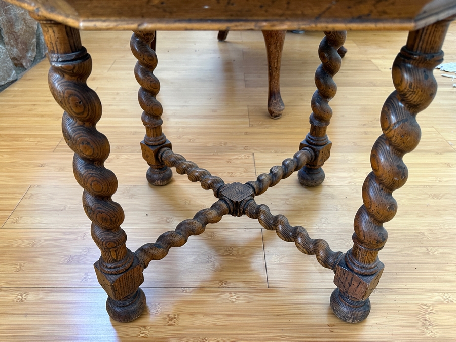 Vintage Baker Furniture Burled Walnet Barley Twist Legs Side Table 21.5W X 18H [Photo 5]