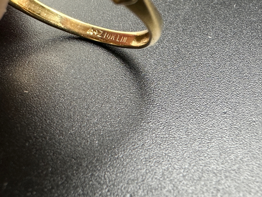 10K Gold CZ Ring Size 8.5 2g [Photo 5]