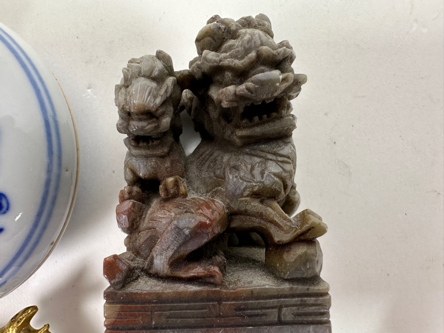 Chinese Lot: Carved Stone Foo Dog Finial Seal 'EFFIE' With Porcelain Ink Paste Box, Cloisonne Camel Pendant & Carved Stone Dragon Pendant (With Crack) [Photo 3]