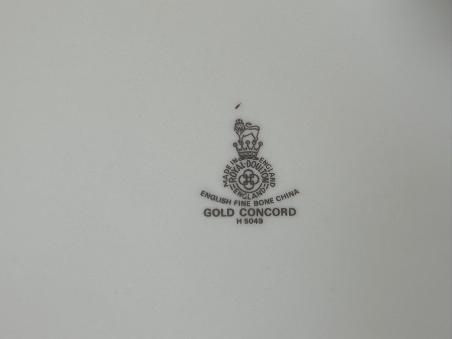 Royal Doulton Gold Concord H 5049 China Service [Photo 4]