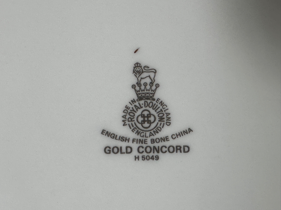 Royal Doulton Gold Concord H 5049 China Service [Photo 3]