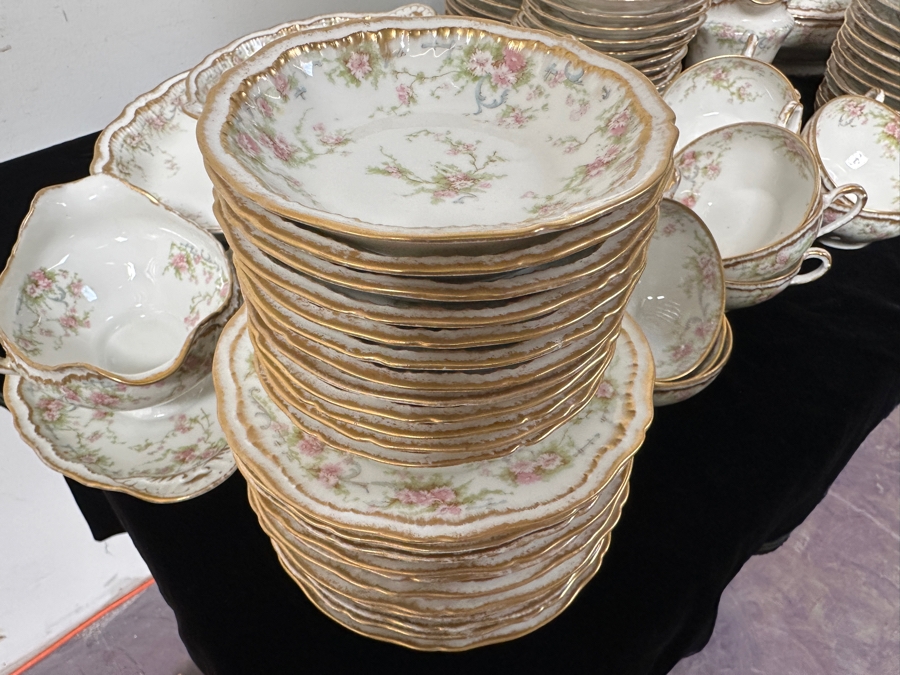 Vintage Theodore Haviland Limoges France Hand Painted China Service For Approximately 12 Over 110 Pieces [Photo 17]