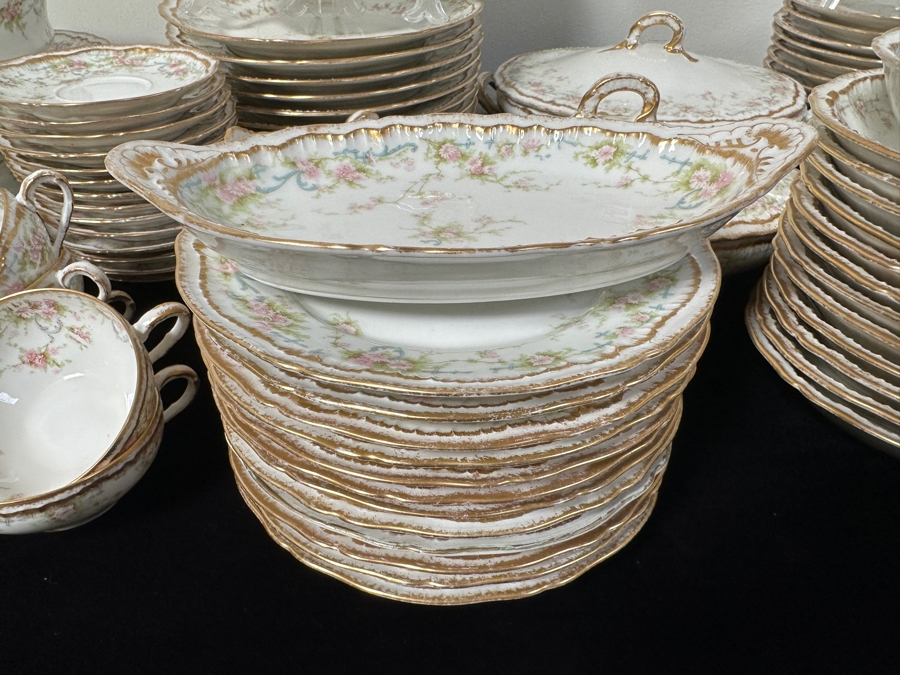 Vintage Theodore Haviland Limoges France Hand Painted China Service For Approximately 12 Over 110 Pieces [Photo 7]