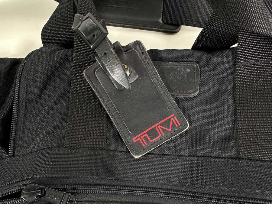 TUMI Canvas Bag 17.5 X 16 [Photo 3]