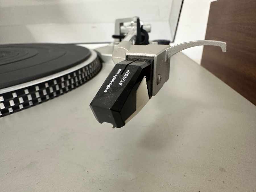 Just Added - Technics Direct Drive Automatic Turntable System Record Player Model SL-D30 [Photo 5]