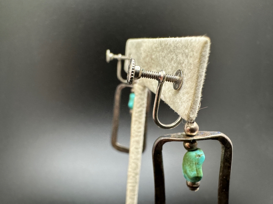 Just Added - Sterling Silver / Turquoise Non Pierced Screw Back Earrings 7.6g [Photo 2]