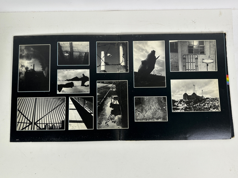 Just Added - Pink Floyd - Animals & The Dark Side Of The Moon Vinyl Record Album [Photo 5]