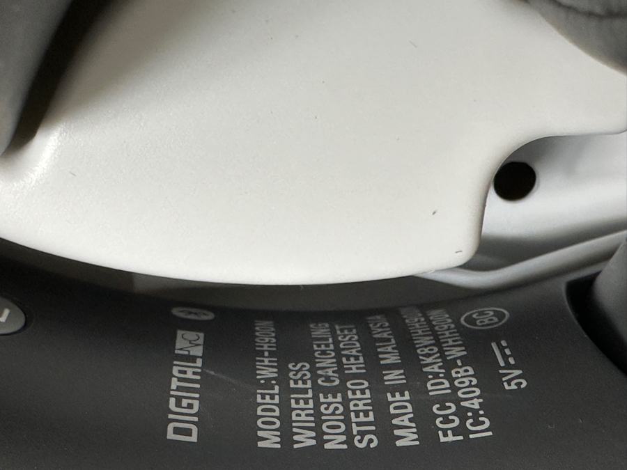 Just Added - Sony Wireless Noise Cancelling Headphones [Photo 4]