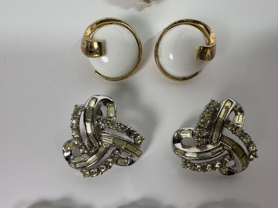 Just Added - Vintage Signed Trifari Costume Jewelry: Brooches/Pins, Clip On Earrings & Bracelet [Photo 7]