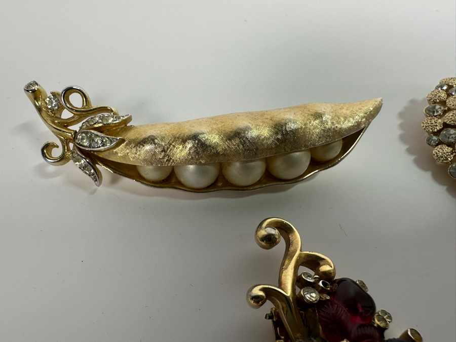 Just Added - Vintage Signed Trifari Costume Jewelry: Brooches/Pins, Clip On Earrings & Bracelet [Photo 2]