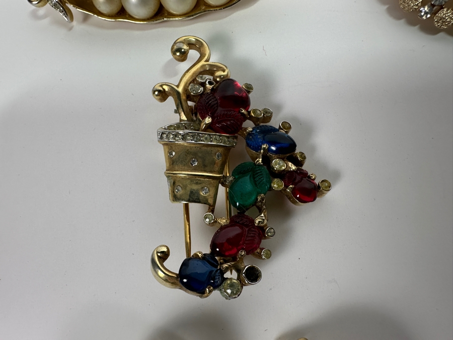 Just Added - Vintage Signed Trifari Costume Jewelry: Brooches/Pins, Clip On Earrings & Bracelet [Photo 6]