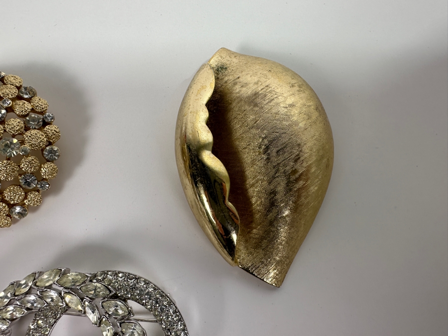 Just Added - Vintage Signed Trifari Costume Jewelry: Brooches/Pins, Clip On Earrings & Bracelet [Photo 5]