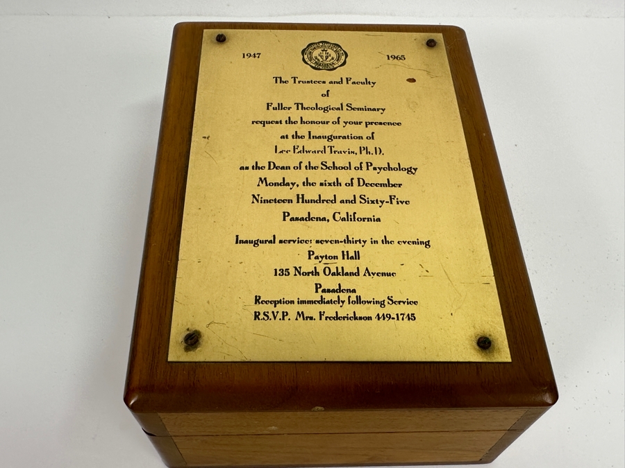 Just Added - Men's Cufflinks Lot In Wooden Presentation Box With Brass Plaque For The 1965 Inauguration Of Lee Edward Travis, Ph. D. As The Dean Of The School Of Psychology Of The Fuller Theological Seminary Pasadena, California [Photo 3]