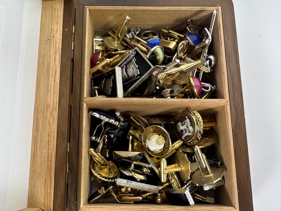 Just Added - Men's Cufflinks Lot In Wooden Presentation Box With Brass Plaque For The 1965 Inauguration Of Lee Edward Travis, Ph. D. As The Dean Of The School Of Psychology Of The Fuller Theological Seminary Pasadena, California [Photo 5]