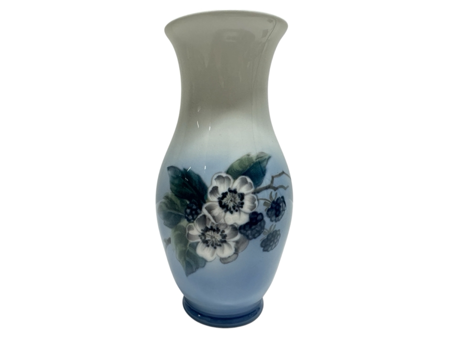Royal Copenhagen Vase 7H [Photo 1]