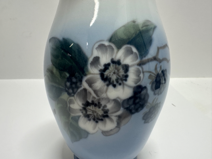 Royal Copenhagen Vase 7H [Photo 2]