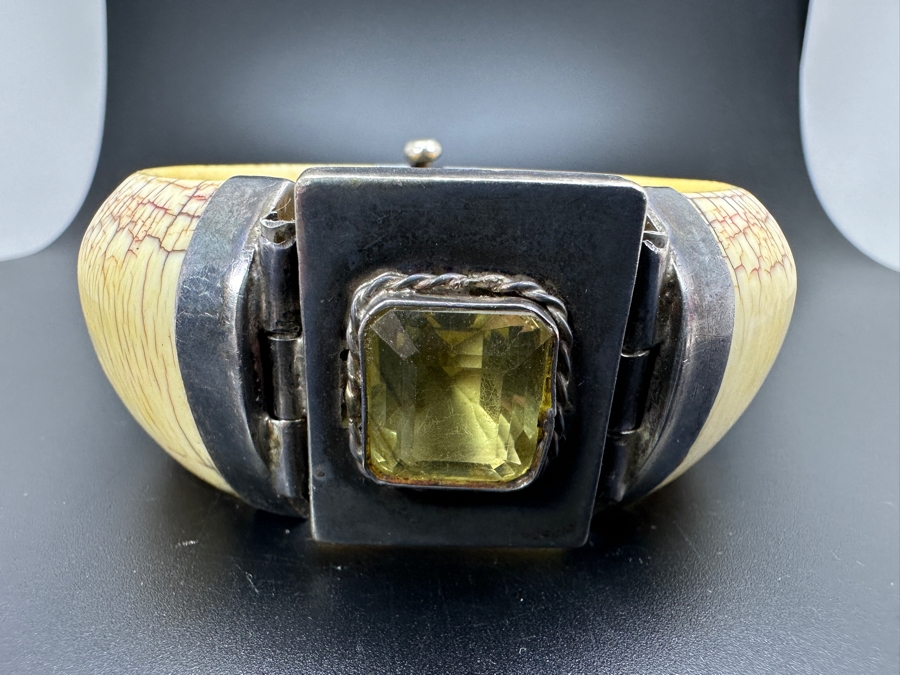 Vintage Bone Bangle Bracelet [Photo 3]